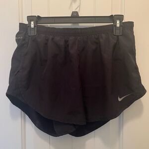 Nike Dri-Fit Women's Black Athletic Lined Shorts. Size M